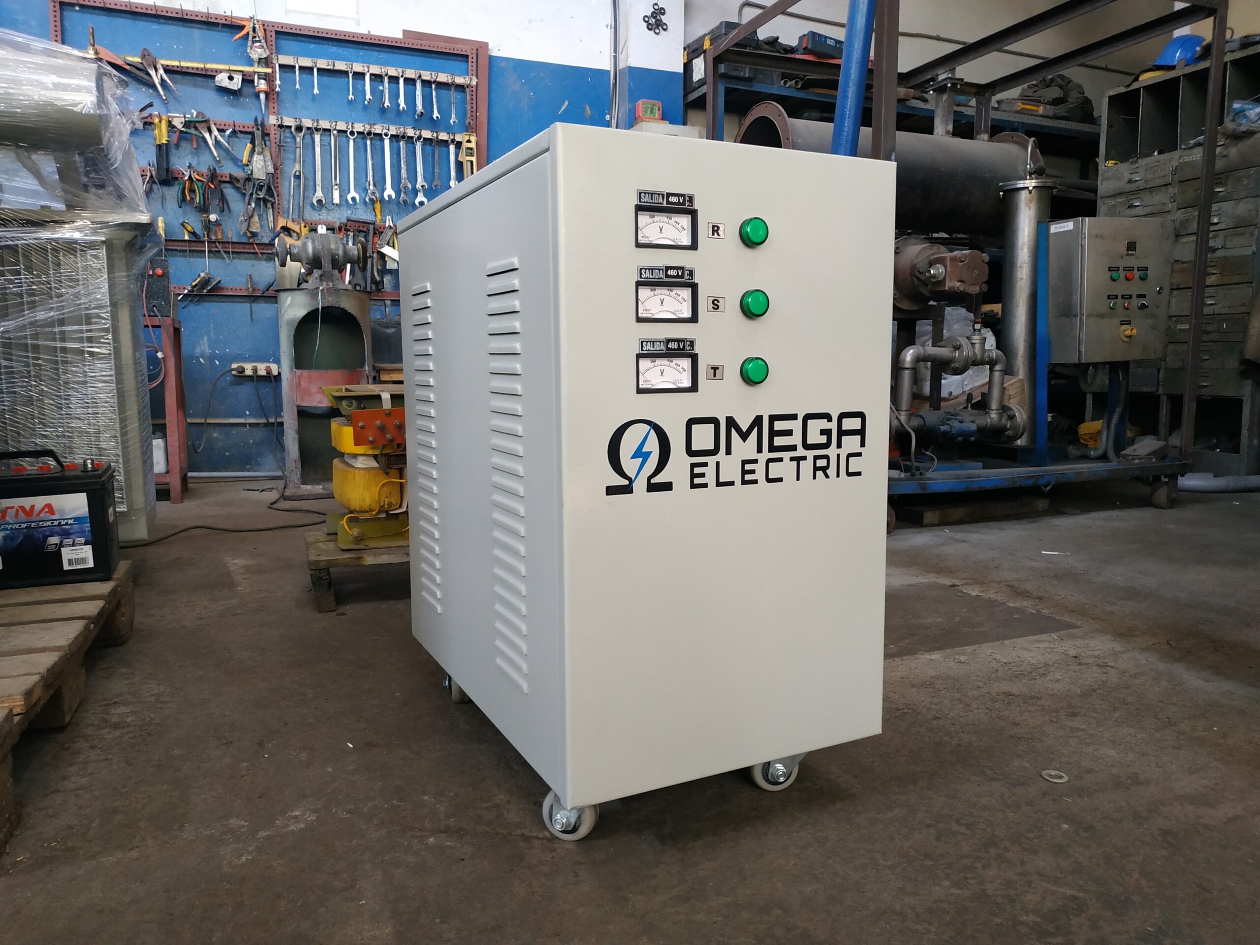 REGULADOR CDP 1000VA/500W R2C-AVR1008, 8 Tomas de Salida